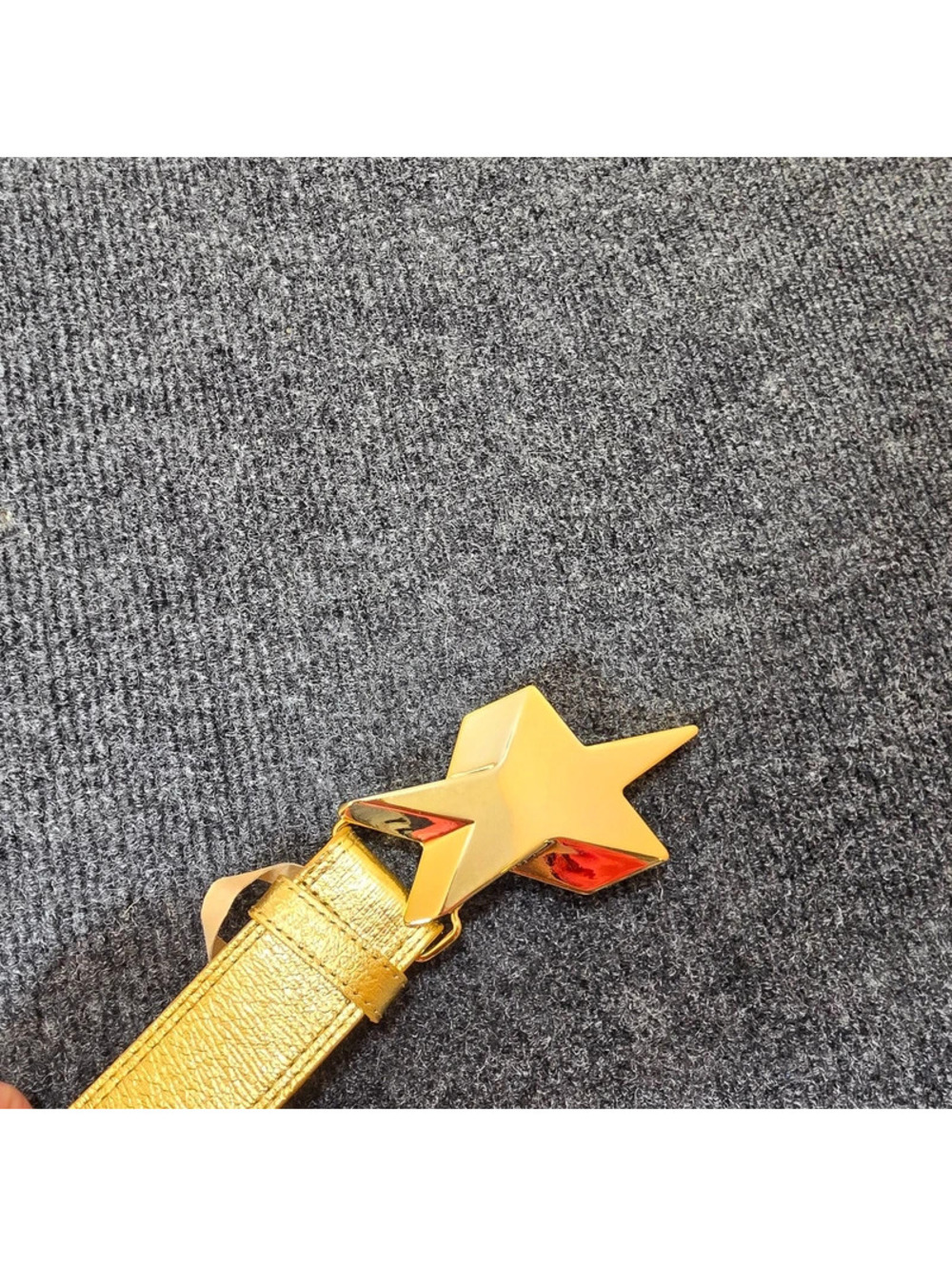Betsey Johnson Genuine Leather Gold Star Belt – Women’s Size Medium